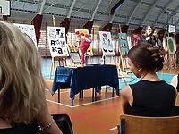 Elbląg zapisany w plakacie - wyjątkowy wernisaż Janusza Kozaka w III LO