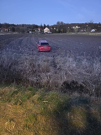 Pijany wjechał na pole