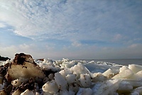 Wypadek na lodowych taflach na plaży