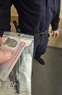 Okazał dowodzik i woreczek z amfą