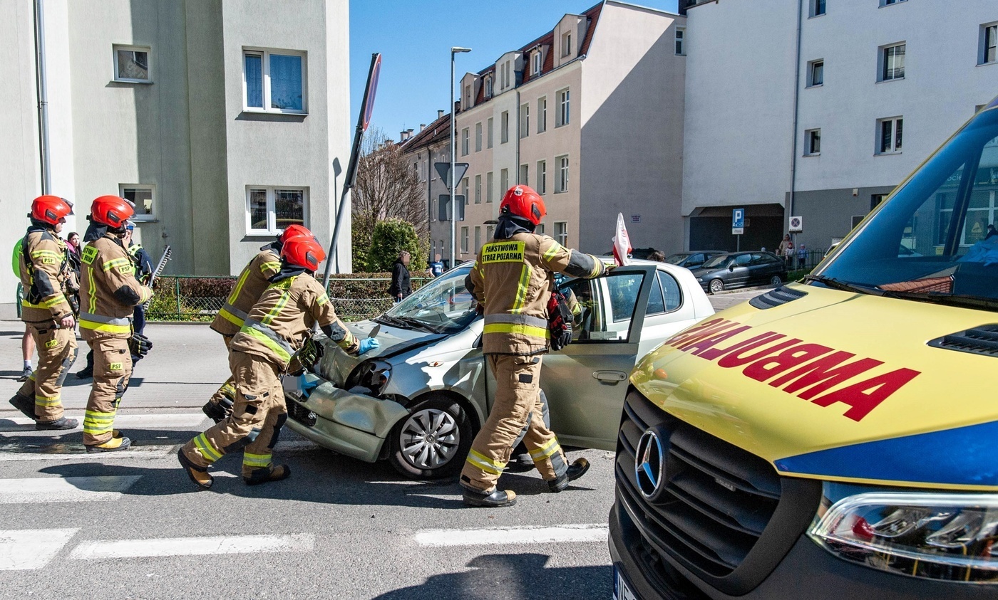 Elbląg, Nieostrożność przyczyną stłuczki Elbląg, Nieostrożność przyczyną stłuczki