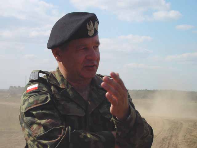 Całość ćwiczeń na poligonie pod Orzyszem kierowana była pewną reką dowódcy, generała Ryszarda Sorokosza.