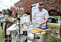 Kuchnia regionalna z muzyką dawną w tle