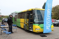 Szczepiący miejski autobus