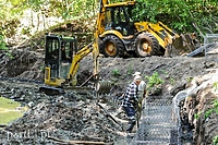 Umacniają brzegi Srebrnego Potoku. Ekolodzy: To jest niszczenie tej rzeki