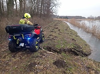 Wał przeciwpowodziowy w naprawie