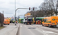 Wykolejony tramwaj na Bema. Ulica była nieprzejezdna