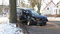 Rozbił auto i zbiegł. Policja szuka sprawcy