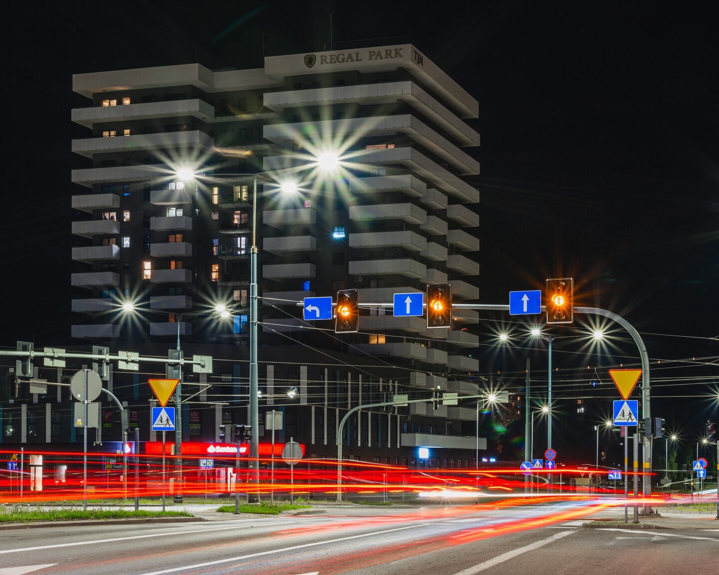 Regal Park nocą. (Sierpień 2024)