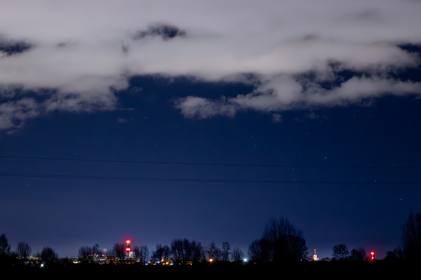 Oddalony Elbląg nocą