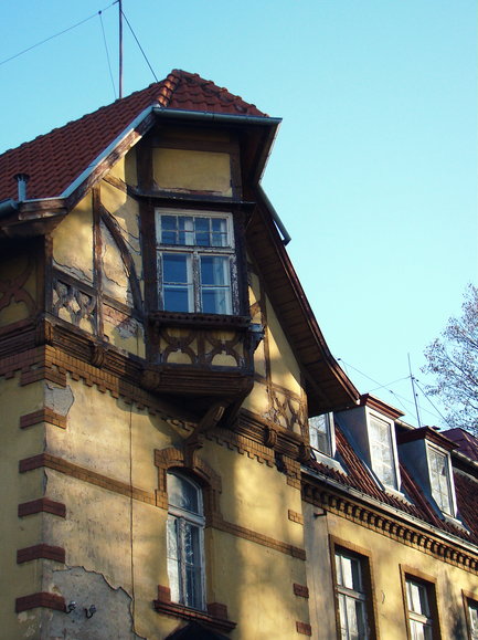Fragment Budynku i zdobień ścian,Ul.Żeromskiego obecnie budynek Przychodni Lekarskiej dawniej: Hotelu Stadt Elbing-Miasto Elbląg, zbudowany w 1900 (Listopad 2013)