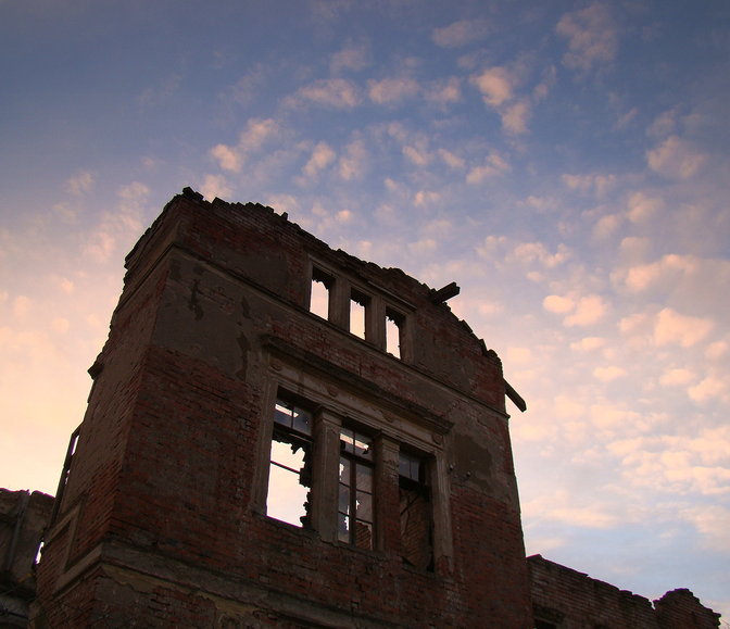 Ruiny oranżerii wzniesionej w 1850r,w miejscowości Kwitajny powiat-Elbląski (Listopad 2013)