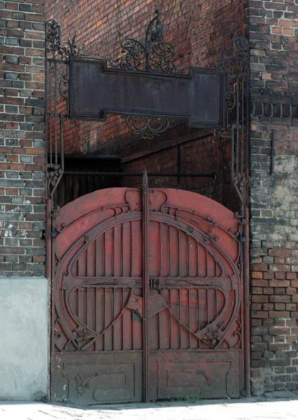 Brama do posesji przy ul. Warszawskiej