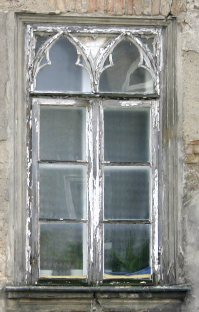 Stolarka okienna w budynku przy ul. Piechoty
