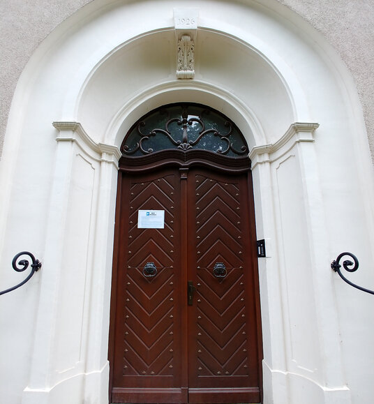Drzwi (Lipiec 2024)