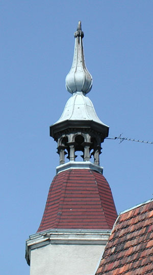 Wieżyczka kamienicy przy ul. Panieńskiej