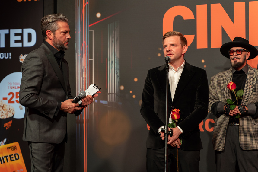 Elbląg, Rafał Zawierucha podczas otwarcia Cinema City. Z lewej Olivier Janiak, z prawej Tomasz Jacyków