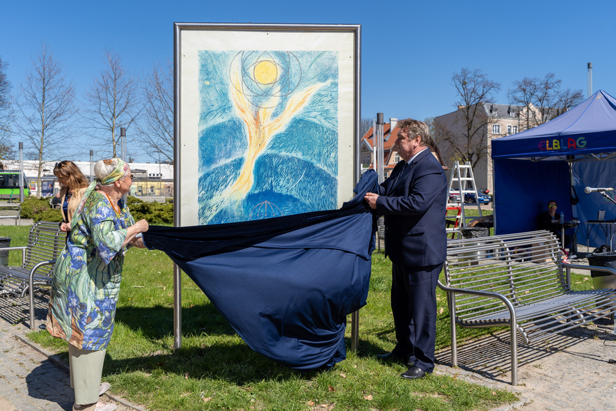 Elbląg, "Anioł nad Elblągiem" na Placu Dworcowym,