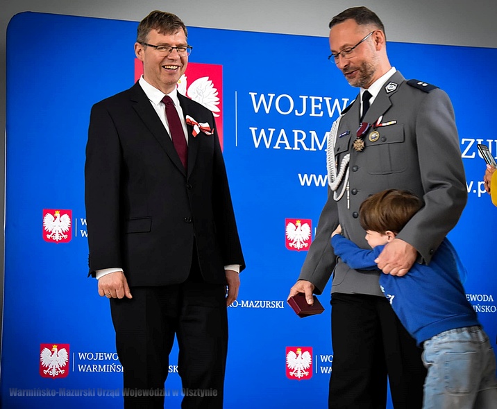 Elbląg, Brązowy Krzyż Zasługi dla elbląskiego policjanta 