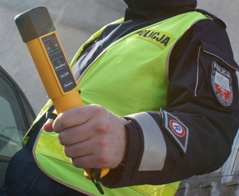 Elbląg, Rowerzysta wywrócił się przy policjantach - okazało się, że jest pijany 