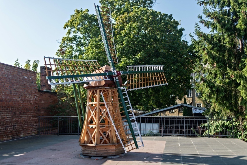 Elbląg, Wiatrak zbudowany przez Macieja Kurczyńskiego można oglądać na scenie przy elbląskim muzeum