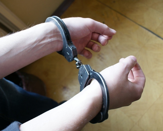 Elbląg, 38-latek zatrzymany za włamania, kradzieże i narkotyki 