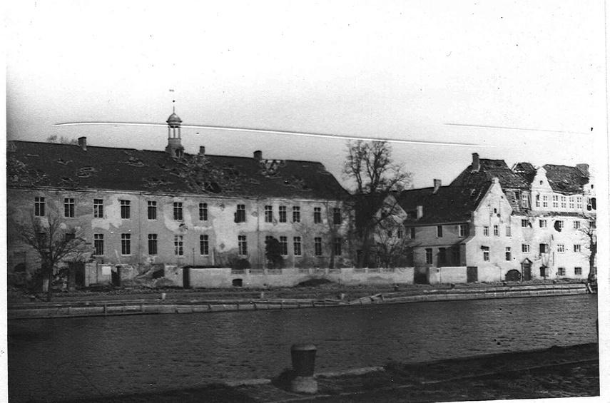 Elbląg, . Budynek dawnego Gimnazjum Elbląskiego po II wojnie światowej (ze zbiorów MAH)