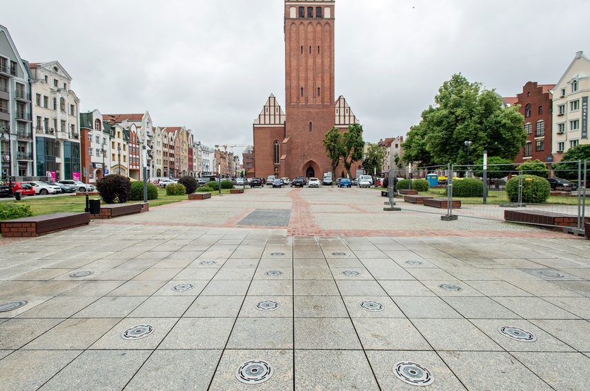 Elbląg, Plac katedralny po remoncie, można zaczynać Dni Elbląga