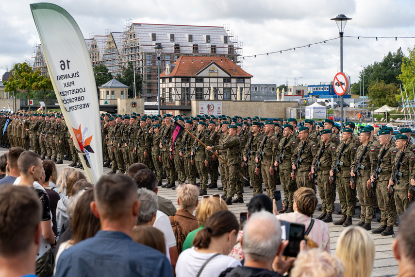 Elbląg, „Od dziecka marzył, by być w wojsku”. Przysięgali na bulwarze