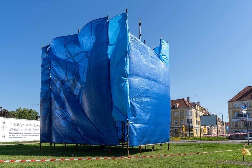 Elbląg, Odnawiana jest między innymi forma autorstwa Jerzego Jarnuszkiewicza,