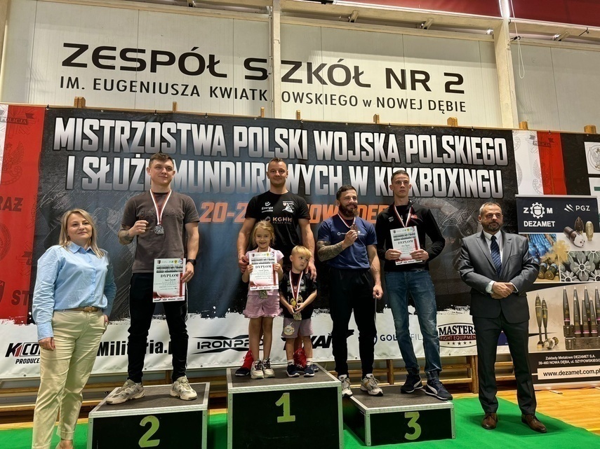 Elbląg, Sukcesy mundurowych w kickboxingu