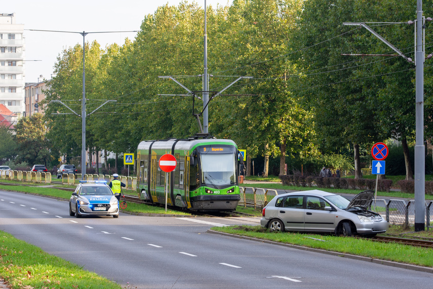 Elbląg, Zawracał i zderzył się z tramwajem