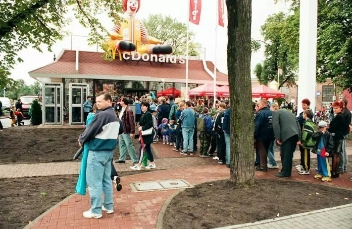 Elbląg, Otwarcie pierwszego w Elblągu McDonald'sa - 1998 roku