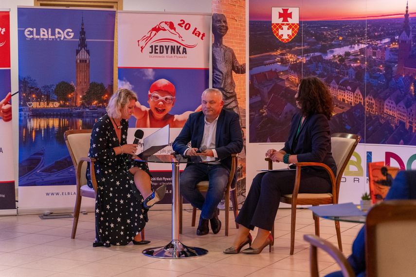 Elbląg, Trójka prezesów Jedynki: Katarzyna Jureko (od lewej; obecna prezes), Krzysztof Niemidomski, Sylwia Domżalska