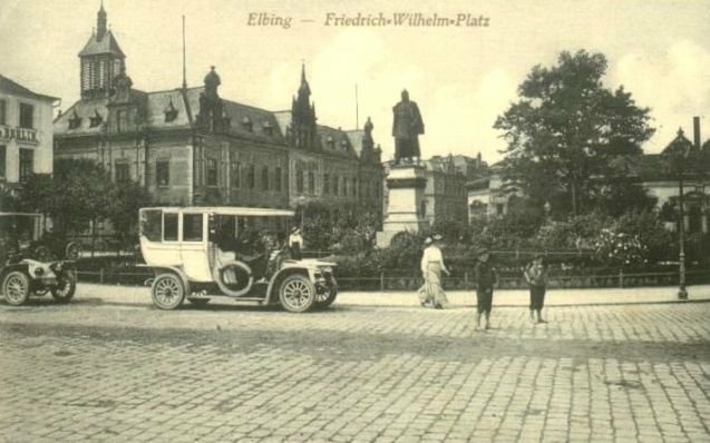 Elbląg, Elbląg dawniej. Obecny plac Słowiański, wówczas plac Friedricha Wilhelma