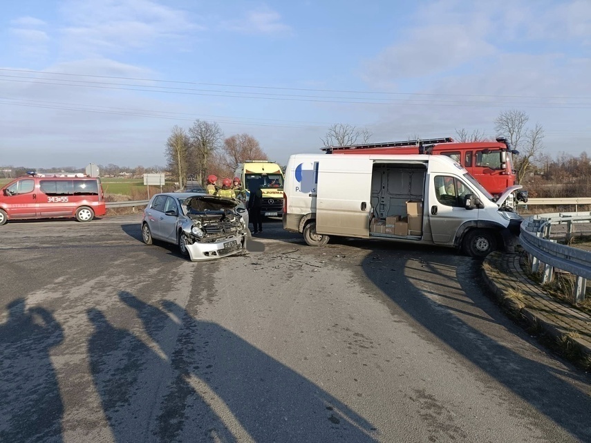 Elbląg, Pasażerka ranna w zderzeniu dwóch aut