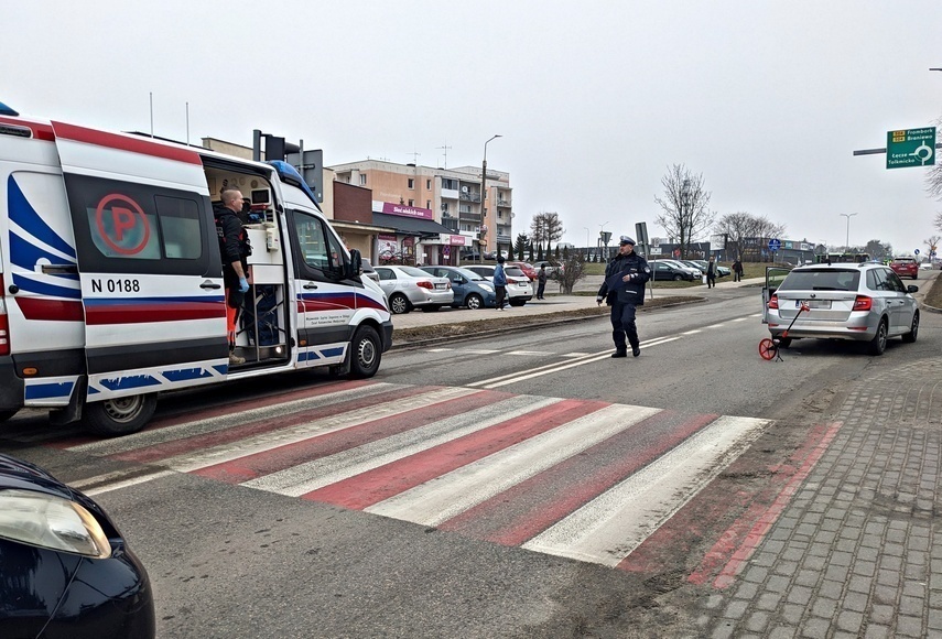 Elbląg, 19-latek wbiegł na przejście. Akcja służb na Królewieckiej