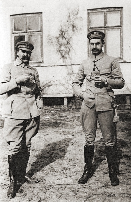 Elbląg, Kazimierz Sosnkowski (z prawej) i Józef Piłsudski