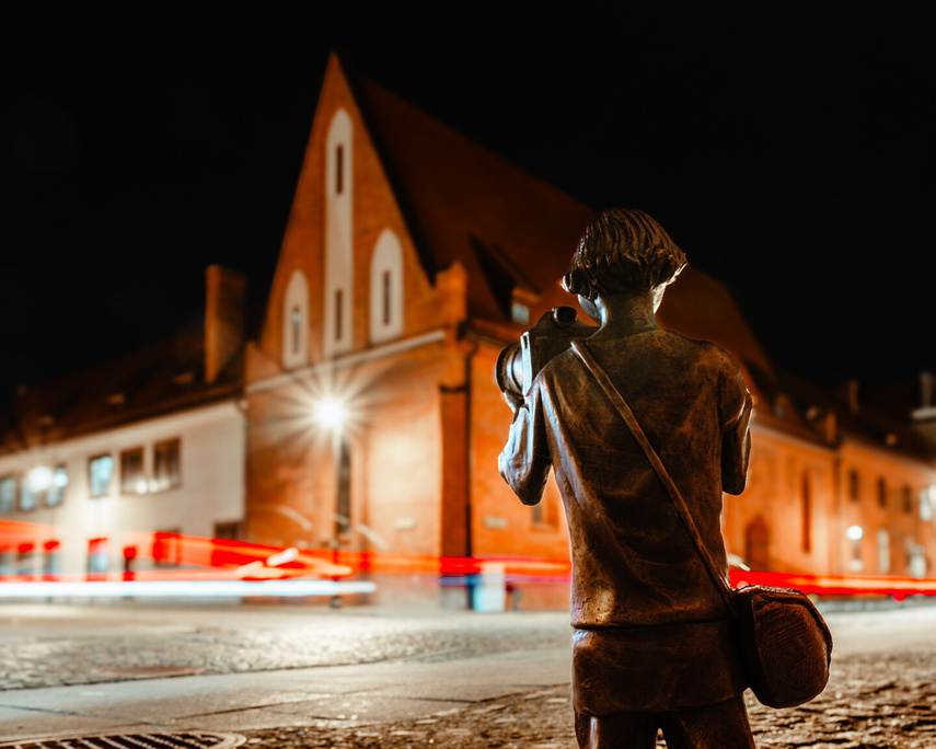 Elbląg, Biblioteka Elbląska o zmroku (Zdjęcie z konkursu Fotka Miesiąca, luty 2025 r.)