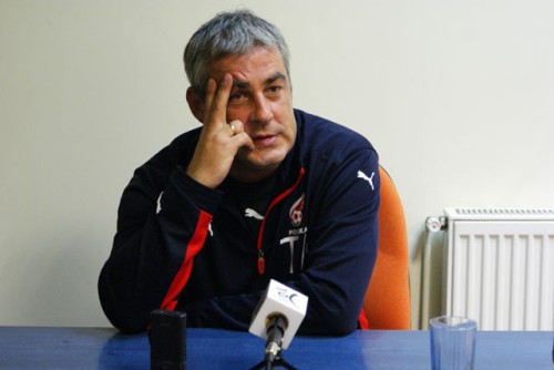 Elbląg, Czy zawodnicy grają przeciwko trenerowi Tomaszowi Arteniukowi i chcą jego zwolnienia?