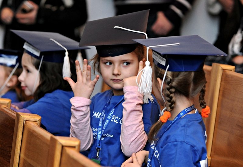 Elbląg, Pierwsi absolwenci Akademii Dziecięcej PWSZ mają 7 lat