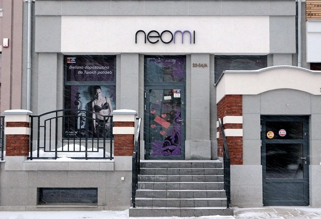 Salon Neomi mieści się przy ul. Studziennej 23-24A