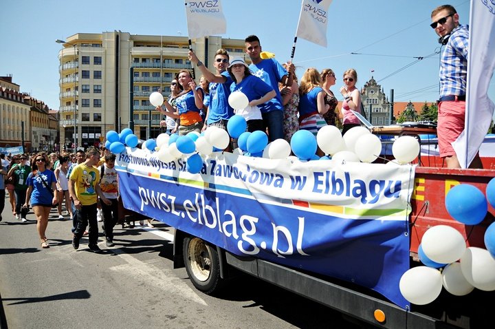 Elbląg, Dziś studenci przeszli ulicami miasta i wzięli władzę w swoje ręce