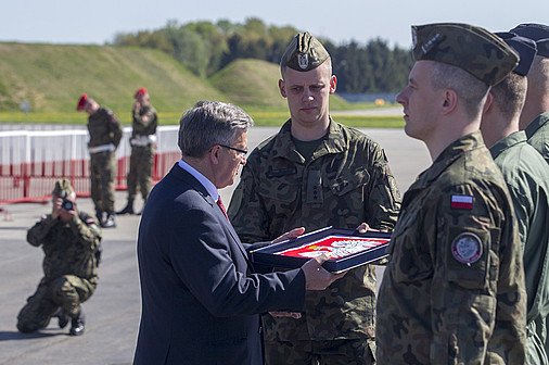Elbląg, Prezydent RP Bronisław Komorowski pożegnał żołnierzy udających się na NATO-wską misję Baltic Air Policing