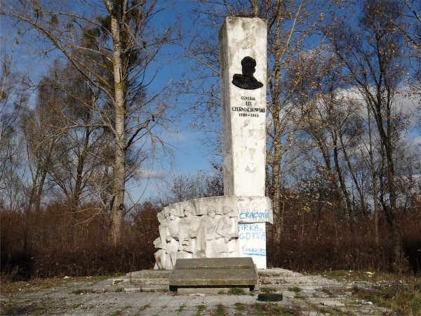 Elbląg, Zdewastowano pomnik radzieckiego generała w Pieniężnie