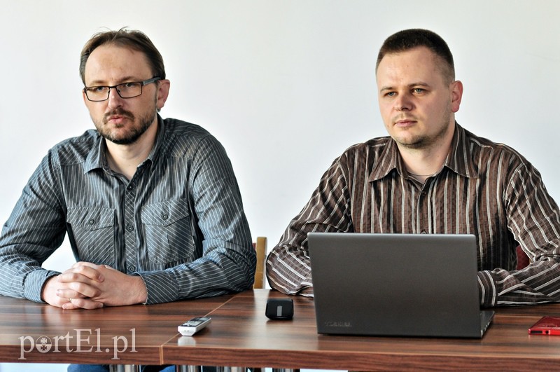 Elbląg, Marek Zajączkowski (z lewej) i Marcin Zakęs chcą skontrolować dwie miejskie spółki