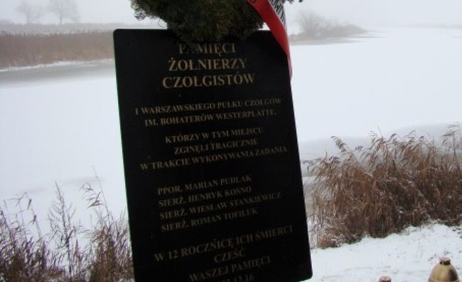 Elbląg, Dzięki staraniom lokalnej społeczności pamięć o wypadku i śmierci czołgistów nie zatarła się