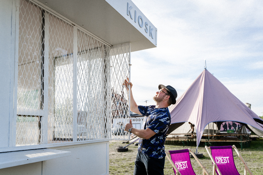 Elbląg, Kiosk poważniejszej i popularniejszej kultury z Mariuszem Owczarkiem