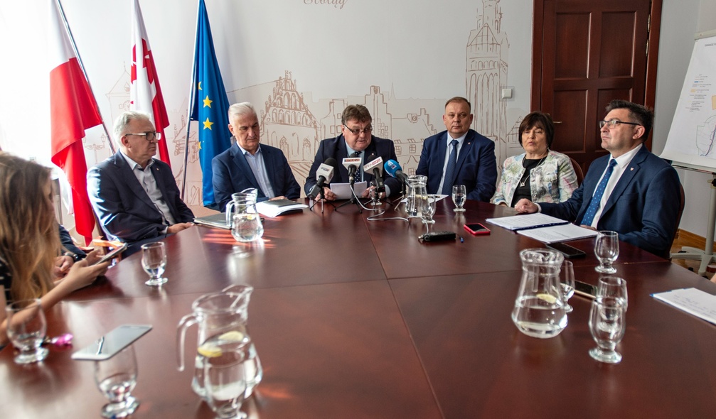 Elbląg, Konferencja prasowa w Urzędzie Miejskim w Elbląg