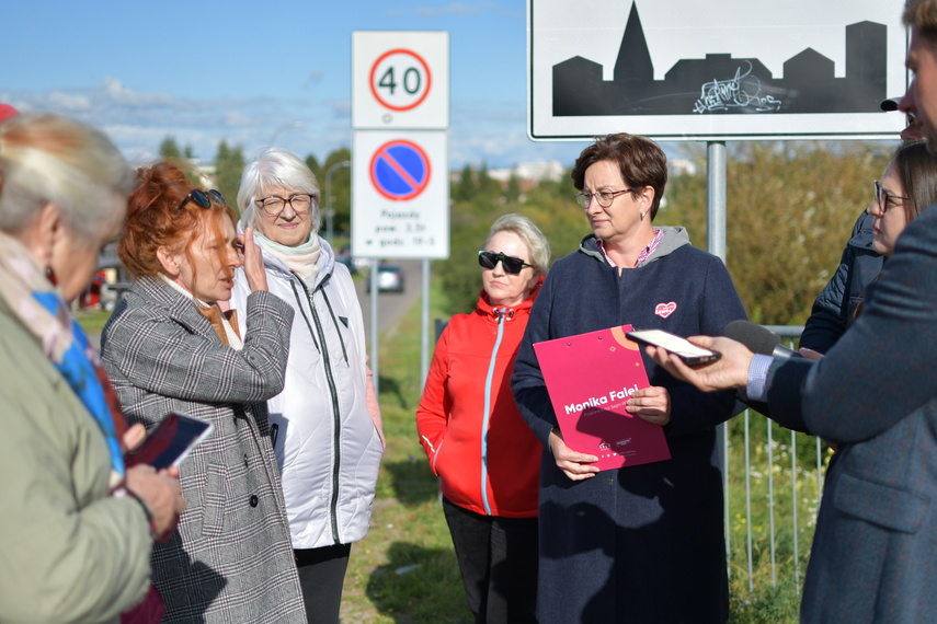 Elbląg, Mieszkańcy Zatorza wzięli udział w konferencji prasowej posłanki Moniki Falej